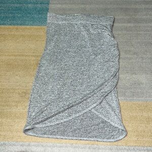 Aritzia Wilfred Free light grey ruched knit pencil skirt